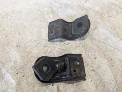 03-07 Soportes de montaje de radiador Ford F250 F350 F450 Super Duty P/N 3C34 8227 AA Foto 1 de 2