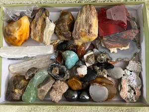 Agata, Geodi, Quarzo, Rocce e Asst. Minerali/pezzi grezzi e lucidati - circa 5 libbre - Foto 1 di 24