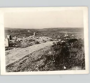 GUERRA BATTUTA Countryside Millencourt, Mosa, Francia prima guerra mondiale 1919 Foto stampa - Foto 1 di 2