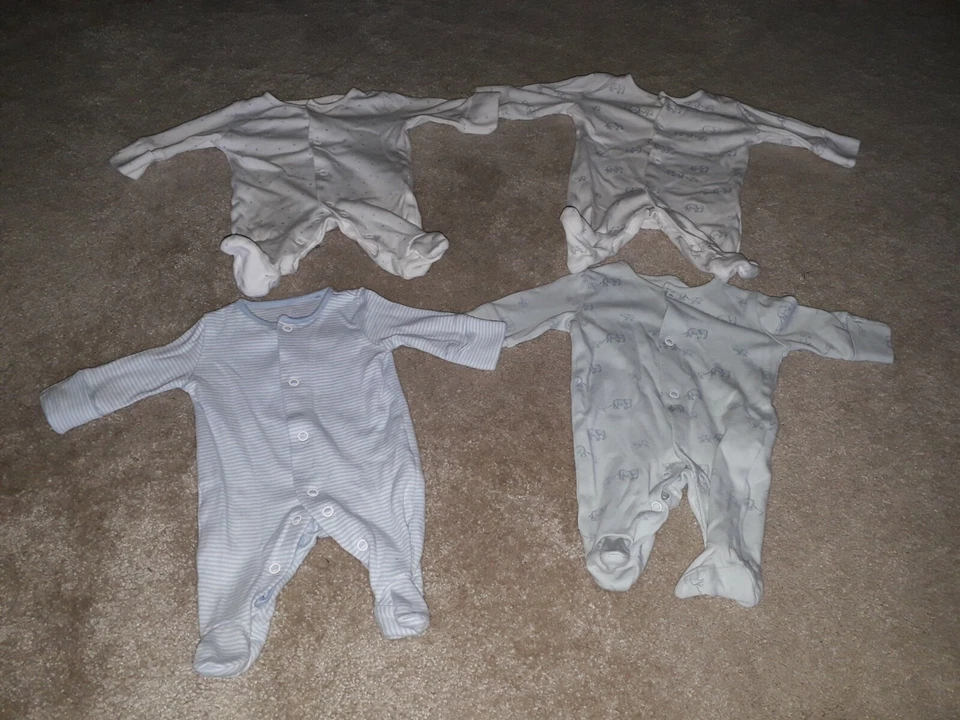 Próximo Pack de 4 Body Bebé Niño (Primera Talla, 3.4kgs/7.8lbs) Foto 1 de 4