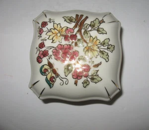 Zsolnay Ungarn Porzellan Schmuckdose mit Deckel handbemalt floral signiert & Nummer - Bild 1 von 7