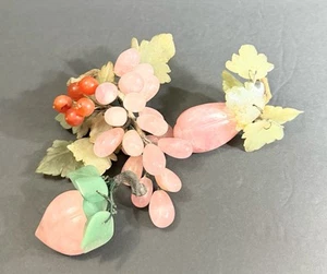 Vintage geschnitzte dekorative Rosenquarz Trauben, Pflaume & Pfirsich mit Jadeblättern - Bild 1 von 13