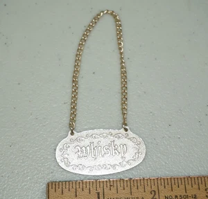 Gettone ribaltabile bottiglia metallo alluminio vintage whisky/decanter scozzese etichetta nome - Foto 1 di 6