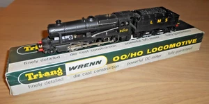 TRI-ANG WRENN W2225 LMS BLACK 2-8-0 Class 8F LOCOMOTIVE 8042 - VNM - BOXED - Picture 1 of 6