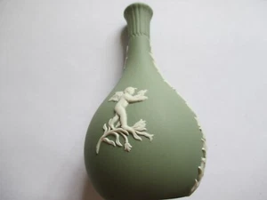 Vintage Wedgewood Green Vase 1970's 80's SPECIAL OFFER 4 FOR 3 #9 - Picture 1 of 4