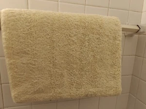 RALPH LAUREN Pale Yellow 100% Supima Cotton Loops Bath Towels 50" x 26" - Picture 1 of 5