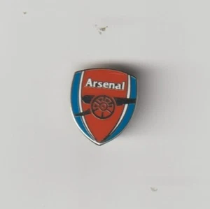 ARSENAL F.C. Club Crested Enamel Badge FREE POST UK - Picture 1 of 1