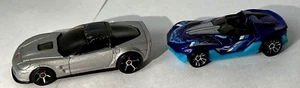 Hot~Ruedas '09 Corvette Gris y 2011 YUR SO FAST R0932 Azul Lote de 2 - Imagen 1 de 15
