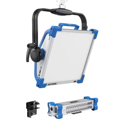 ARRI SkyPanel S30-C LED Softlight Blue/Silver L0.0007711 L0.0007712 L0.0007713 - Image 1 of 4