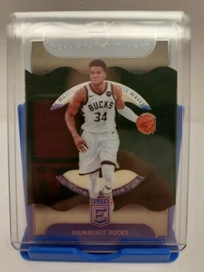 2022-23 Donruss Elite Baloncesto, Giannis Antetokounmpo #5 Ondas de título - Imagen 1 de 5