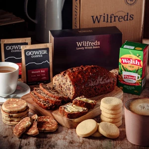Gift Hamper with Welsh Cakes, Shortbread, Bara Brith, Tea & Coffee - Picture 1 of 42