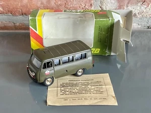 Novoexport UAZ GAZ CA ZIL CA KRAZ LKW 1:43 NVA DDR Militär CCCP UDSSR USSR - Bild 1 von 4