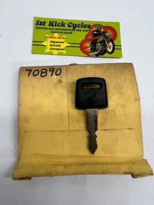 Vintage TEC Honda Factory Pre Cut Motorcycle Key # 70890 OEM - Imagen 1 de 3