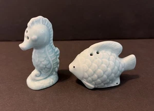 Blaue Keramik Seepferdchen und Fisch Salz & Pfefferstreuer - Bild 1 von 4