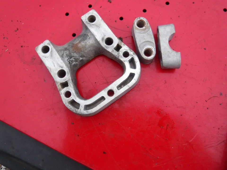 Yamaha PHAZER II 1991 moto de nieve piezas 88H: abrazaderas de manillar Foto 1 de 1