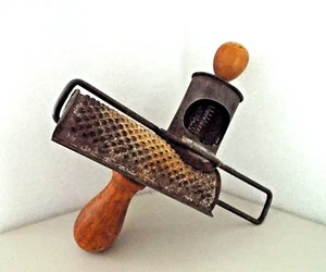 ***Estate Primitive THE EDGAR Nutmeg GRATER metal 1890s!! - Picture 1 of 3