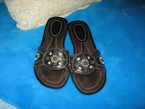 Bass Sofia Pantoletten Sandalen Größe 7M schwarz mit bestickten Blumen und Nieten - Bild 1 von 9