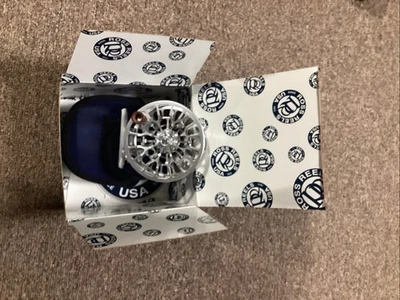 Ross Animas ‎4/5 WT Fly Reel - Platinum (70400000196) - image 1 of 4