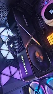 NVIDIA GeForce RTX 3090 Ti Founders Edition - Afbeelding 1 van 9