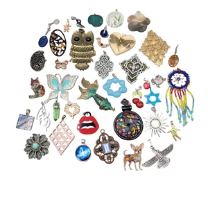 All FUN Modern Anhänger Set 40 Tiere Kunst Funky Statement verschiedene Stile - Bild 1 von 14