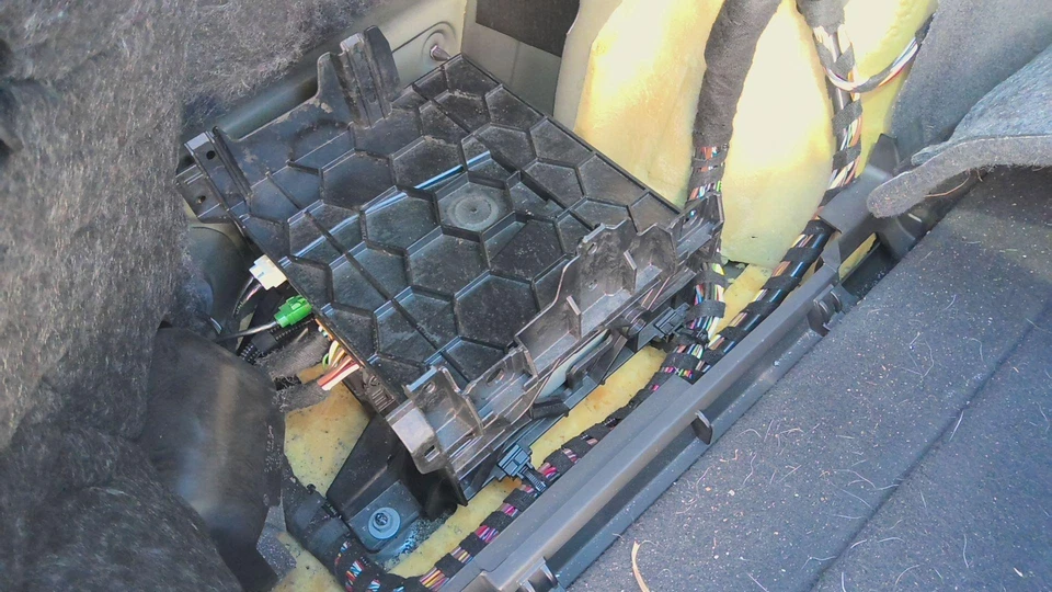 Receptor de radio 13 AUDI ALLROAD QUATTRO (montado en el maletero) id 4g0035082d Foto 1 de 3