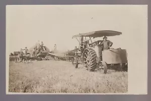 rppc c1910 MOTORE A VAPORE trattore SCENA TREBBIATURA equipaggio caldaia acqua AZIENDA AGRICOLA 1 - Foto 1 di 3