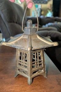Vintage Gartenlaterne im japanischen Stil Gusseisen Pagode rustikal - Bild 1 von 8