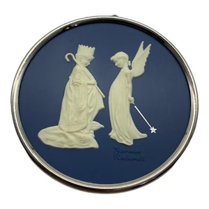 Hallmark Norman Rockwell Christmas Ornaments Cameos 1983 “Dress Rehearsal” Blue - Picture 1 of 8