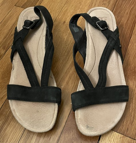 Sandali con zeppa e zeppa in pelle nera UGG 6