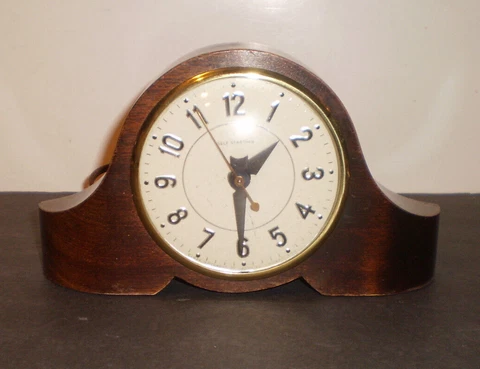 Vintage Lanshire Self Starting Table/Mantel Clock Model T4.......Made in USA Cover