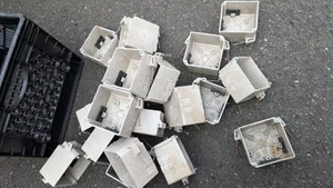 Lot of (20) New Old Stock Allied Moulded # 9343 4" 2-Gang Junction Box - Picture 1 of 4