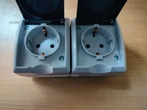 REV Ritter AquaForm Doppelsteckdose waagerecht AP L4 grau-gebraucht (F1 1118) - Bild 1 von 5