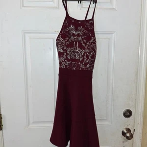 Xtraordinary size 7 Maroon Burgundy & Silver beaded special occasion fit dress - Picture 1 of 2