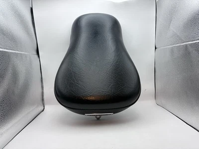 USE TAKE OFF HONDA REAR PASSENGER VTX1800 R,S, T PART # 77300-MCV-000 SEE CHART  Foto 1 de 4