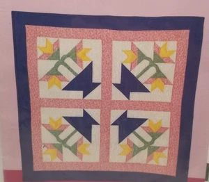 Tulips in a Vase Quilt Pattern by C & T Publishing, 34.5" square - Picture 1 of 3