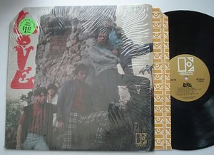 LOVE Self Titled VG+ ELEKTRA 74001 original vinyl LP in shrink Psych Arthur Lee - Picture 1 of 4