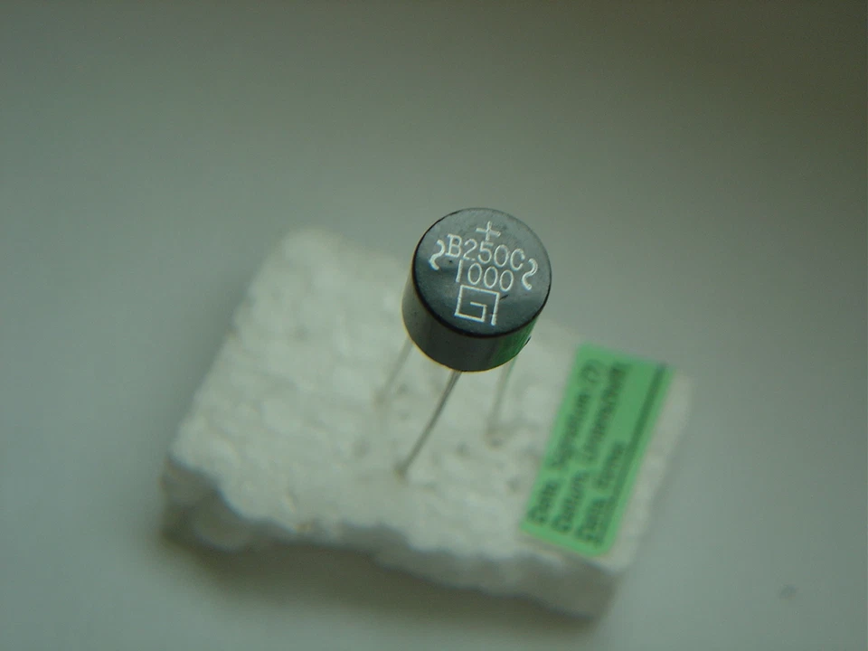 2 pcs GI  B250C1000  BRIDGE RECTIFIER 1AMP 250V Brücken Gleichrichter NEU NOS - Bild 1 von 1