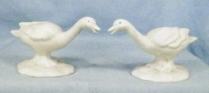 2 Abteilung 56 Gänse Figuren weiße Gans Figur Biskuitporzellan - Bild 1 von 4