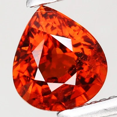 Granada Spessartite Namibiana Laranja Mandarim Natural Não Aquecida 0,74 ct 5,7x5 mm Pera - Imagem 1 de 4