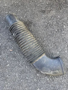 CHEVROLET GMC TRUCK SUBURBAN BLAZER AIR CLEANER DUCT HOSE 15602322 ONE SPLIT - Picture 1 of 11