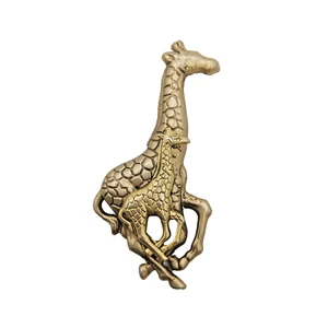 Broche Jirafa y Bebé Vintage Tono Dorado MCM Texturizado Safari Animal Figura - Imagen 1 de 16