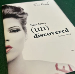 Catalogue / Signed by Tony Briggs / Kate Moss Undiscovered / Photography - Picture 1 of 6