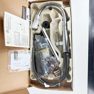 Delta Essa Touch2O Kitchen Faucet 9113T-DST Chrome Pull-Down Single Handle NOB - Picture 1 of 10