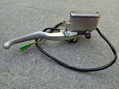 Yamaha Royal Star Venture 99-13. Cilindro maestro freno delantero usado de fábrica Foto 1 de 4