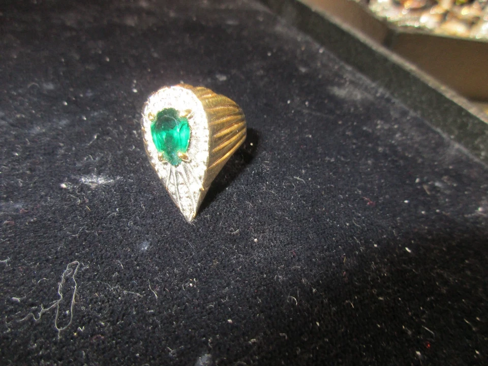 Коктейльное кольцо Park Lane Green Sparkling CZ's Statement размер 7 золотистое - Изображение 1 из 4