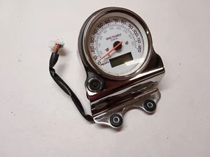 2008 Victory Ness Vegas Jackpot speedometer with bracket - Foto 1 di 2