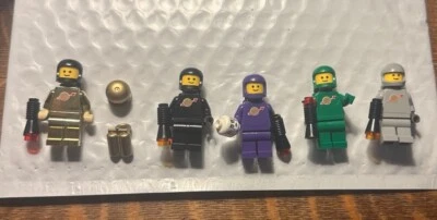 LEGO Lot Of 5 Classic Spaceman Gold Chrome, Black, D. Green, Purple, L. Grey - Image 1 of 4