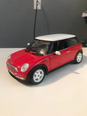 Burago 2001 Mini Cooper Metal Kit #79791 - Image 1 of 4