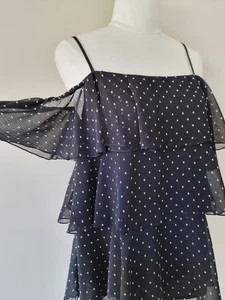 Blusa CUE Blanco y Negro Lunares Manchado Hombro Frío TALLA 8 - Imagen 1 de 7
