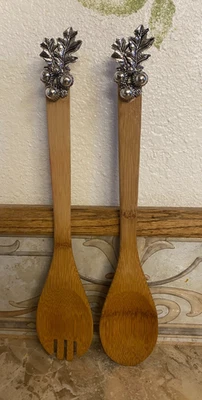 Utensilios para servir ensaladas de madera vagabundo, bellotas y hojas adorno de metal nuevo sin etiquetas Foto 1 de 4